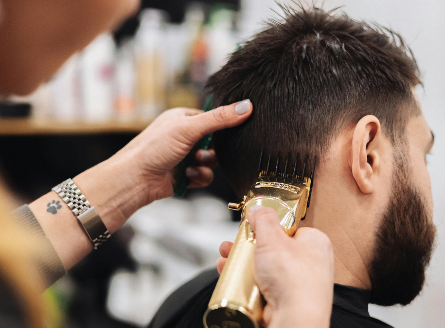L&rsquo;oeil du barbier – Barbier