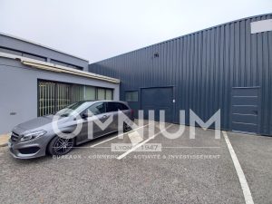 A LOUER – FLEURIEU SUR SAONE – 460 m² divisibles à partir de 160 m²