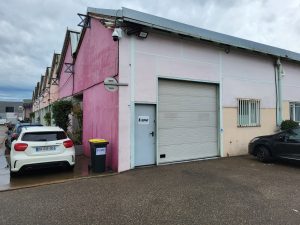 A LOUER – VENISSIEUX – 679 m² divisibles à partir de 92 m²