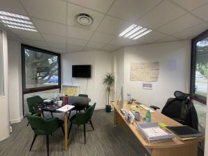 A LOUER – VENISSIEUX – 90 m² non divisibles