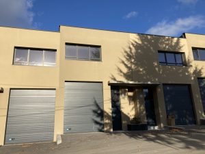 A LOUER – FLEURIEU SUR SAONE – 1 303 m² divisibles à partir de 114 m²