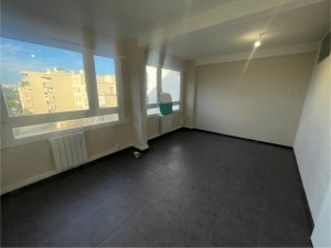 A LOUER – BRON – 49 m² non divisibles