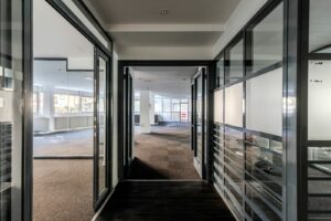 A VENDRE OU A LOUER – LYON 9 – 370 m² divisibles dès 160m²
