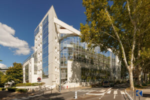 A VENDRE OU A LOUER – LYON 9 – 370 m² divisibles dès 160m²