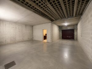 STOCKAGE – GARAGE – A LOUER – LYON 7 – 187 m²