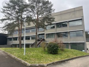 A LOUER – RILLIEUX LA PAPE – 980 m² divisibles à partir de 490 m²