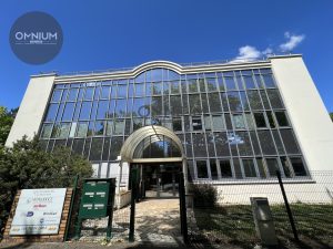 A LOUER – BRON – 325 m² divisibles en 2 lots de 162.5 m²