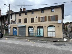 A LOUER – ALBIGNY SUR SAONE – 180 m²