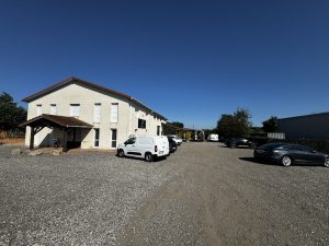 A VENDRE – VILLETTE D&rsquo;ANTHON – 505 m² non divisibles