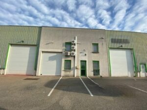 A VENDRE – VENISSIEUX – 342 m² non divisibles