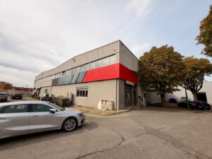A LOUER – IRIGNY – 840 m² non divisibles