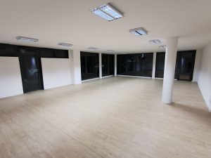 A LOUER – MEYZIEU – 165 m²