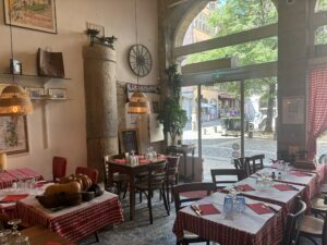 VIEUX LYON – A LOUER + DROIT D&rsquo;ENTREE – LYON 5 – 67 m² sur 2 niveaux