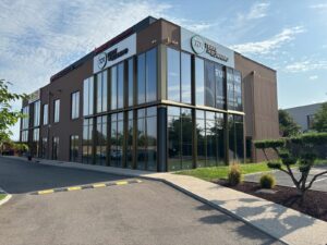 A LOUER – MEYZIEU – 220 m²
