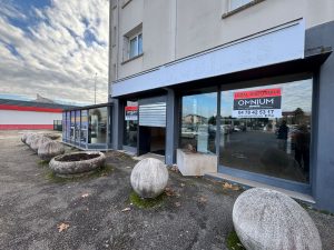 A LOUER – CHARVIEU CHAVAGNEUX – 229 m² non divisibles