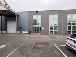 A LOUER – BRON – 849 m² non divisibles