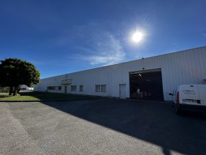 A VENDRE OU A LOUER – BRON – 2 000 m² non divisibles