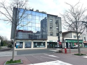 A LOUER – MEYZIEU – 67 m² non divisibles