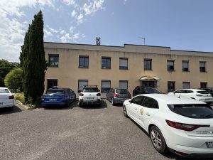 A LOUER – NEYRON – 132 m² non divisibles