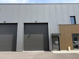 A LOUER – CHASSIEU – 229 m² non divisibles