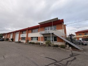 A LOUER – DECINES CHARPIEU – 380 m² non divisibles