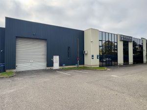 A LOUER – GENAS – 1 858 m² non divisibles