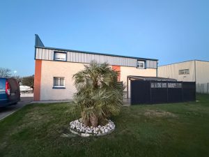 A VENDRE – CREMIEU – 317 m² non divisibles