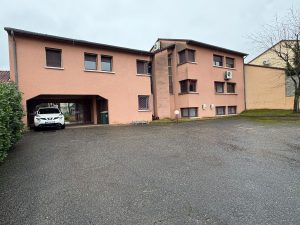 A LOUER – DECINES CHARPIEU – 360 m² non divisibles