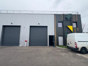 A LOUER – SAINT PRIEST – 353 m² non divisibles