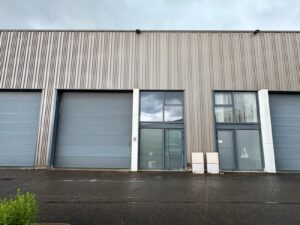 A VENDRE OU A LOUER – SAINT GENIS LES OLLIERES – 180 m² non divisibles