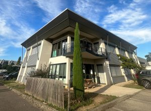 A LOUER – SAINT PRIEST – 5848 m² divisibles dès 3 653 m²