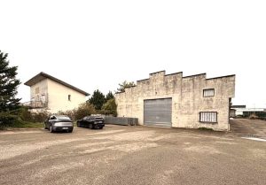 A VENDRE – LA VERPILLIERE – 2 137 m² non divisibles