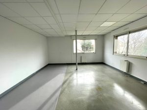 A LOUER – LYON 8 – 105 m² divisibles à partir de 31 m²