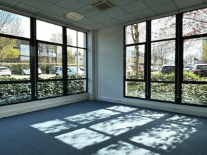 A VENDRE – SAINT PRIEST – 514 m² divisibles à partir de 206 m²