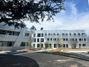 HELLO  – BAT B – Limonest – A VENDRE – LIMONEST – 2 364 m² divisibles à partir de 728 m²