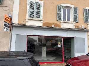 A LOUER – TREVOUX – 87 m² non divisibles